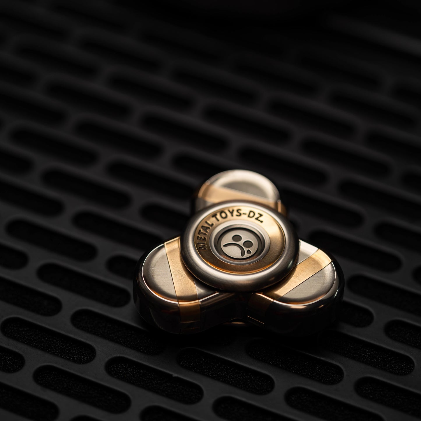 New Launching MetalToys Dz Trefoil Hand Fidget Spinner | MetalToys Dz Trefoil Gyro Spinner for Gift and Collection