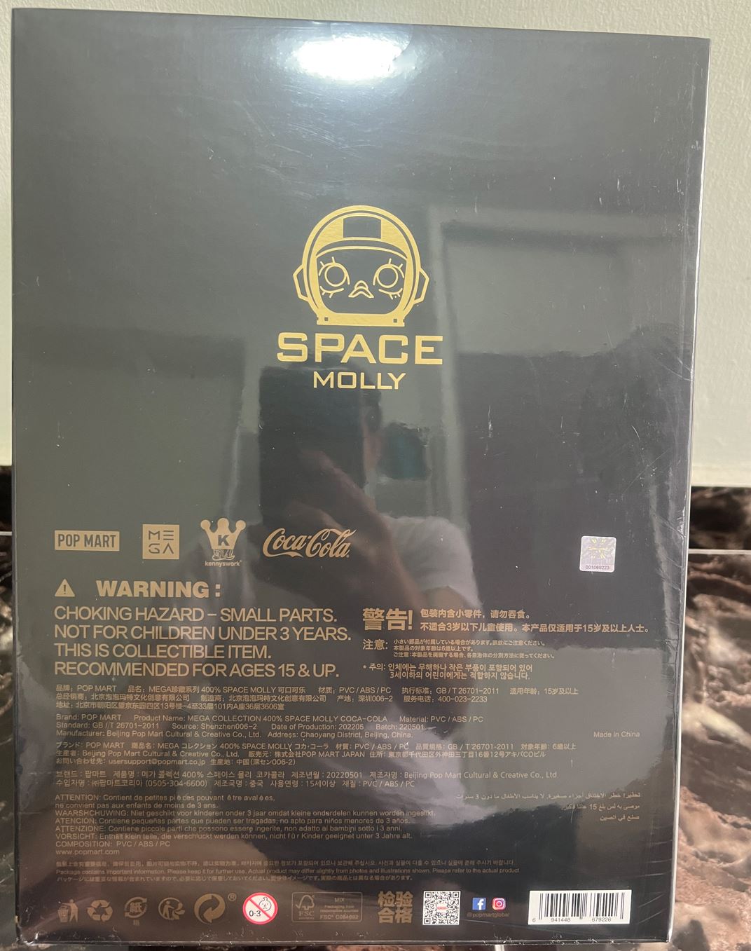 POP MART - MEGA SAPCE MOLLY 400% - COCA COLA version 1.0 -100% Authentic from POP MART