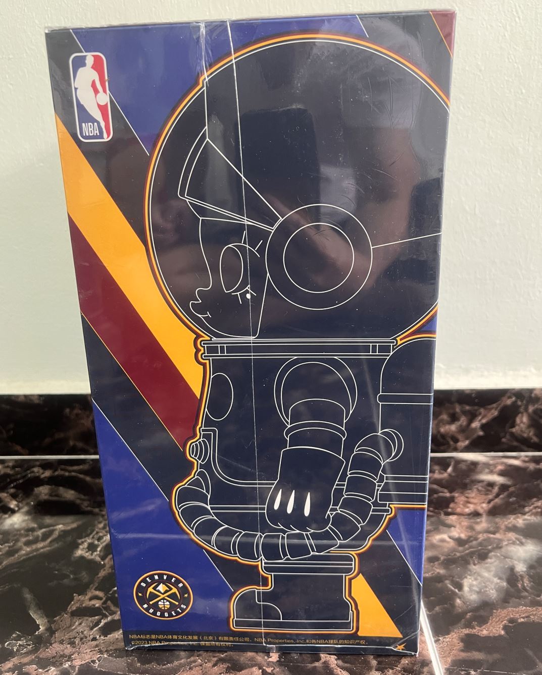 POP MART - MEGA SAPCE MOLLY 400% -NBA Denver NUGGETS -100% Authentic from POP MART.