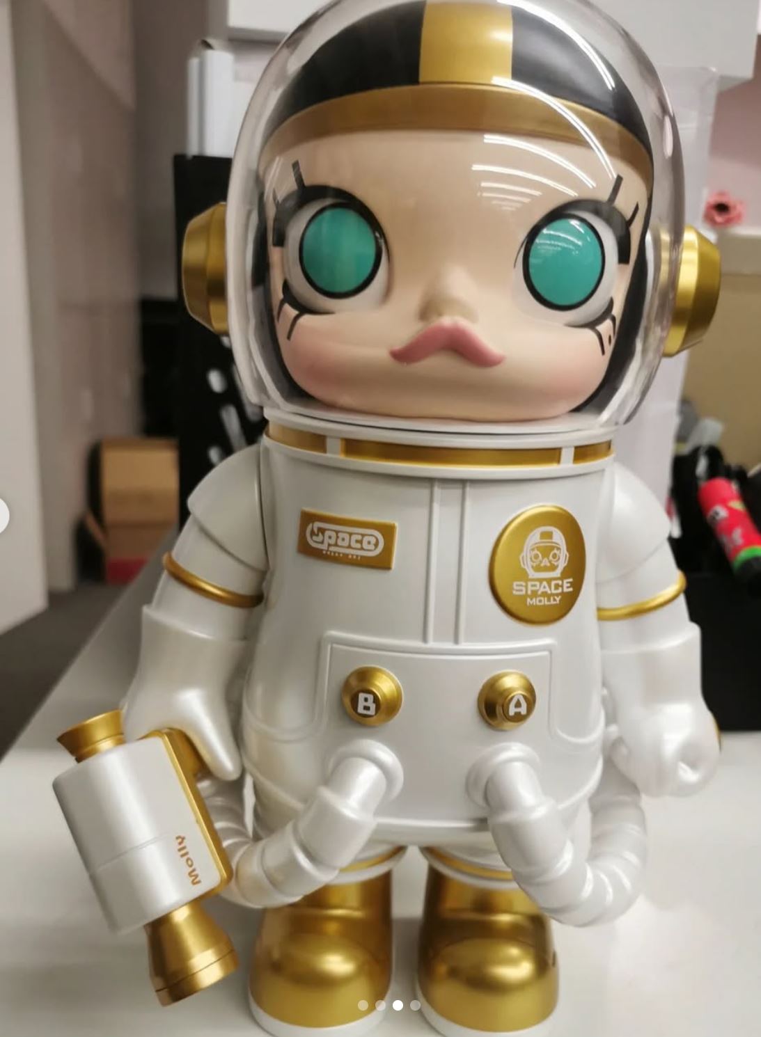 POP MART - MEGA SAPCE MOLLY - STAFF 5th Years Anniversary Edition - START FROM HEART 400% - 100% Authentic from POP MART