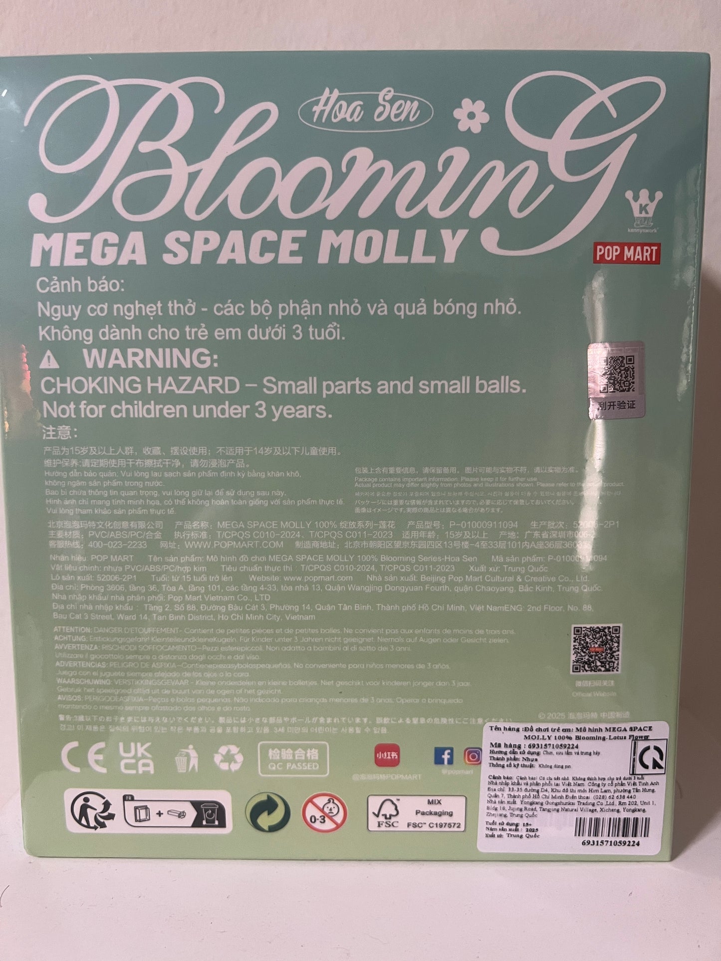 Pop Mart MEGA SPACE MOLLY 100% Blooming Country Exclusive Series - 100% Authentic