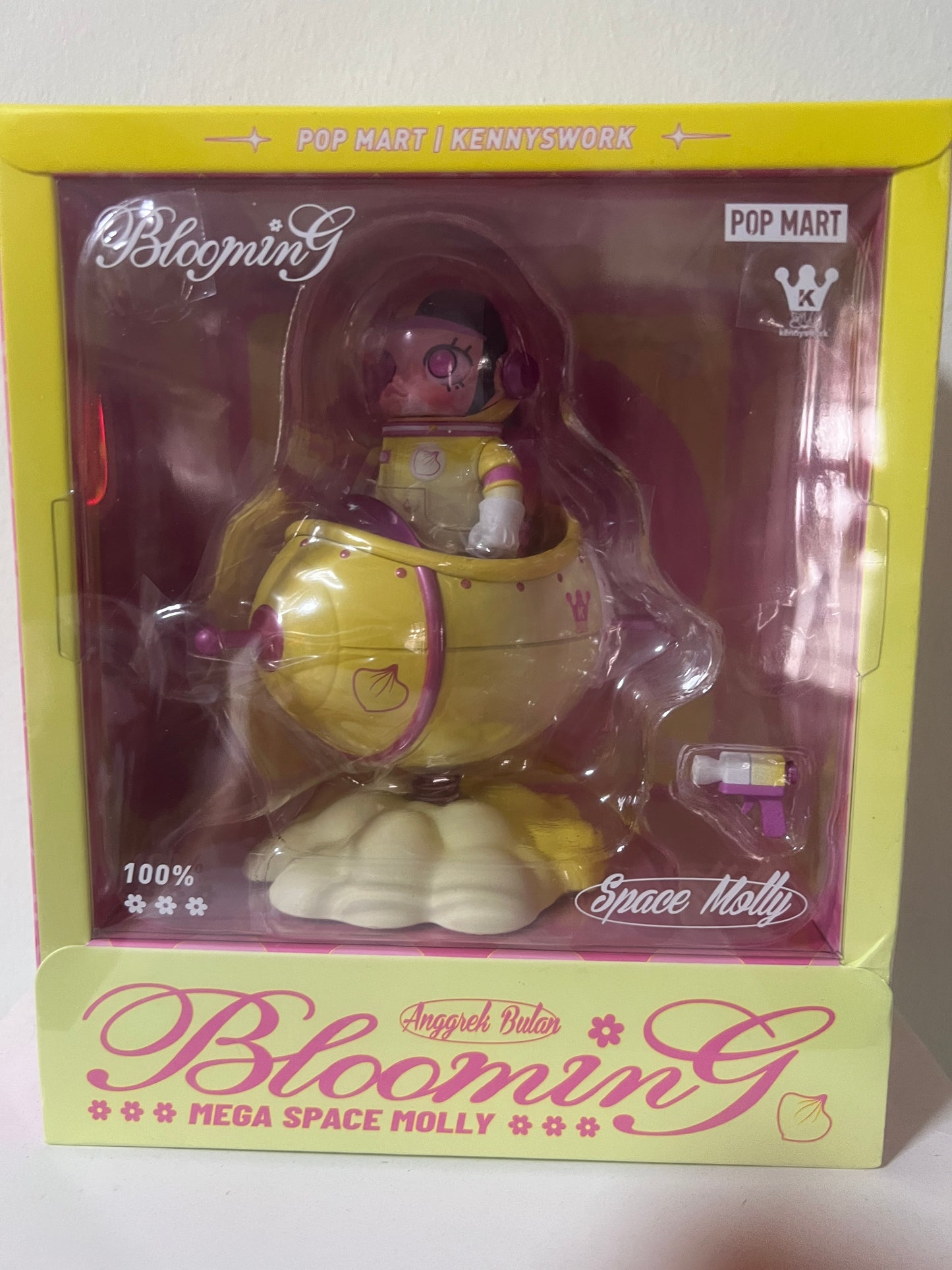 Pop Mart MEGA SPACE MOLLY 100% Blooming Country Exclusive Series - 100% Authentic