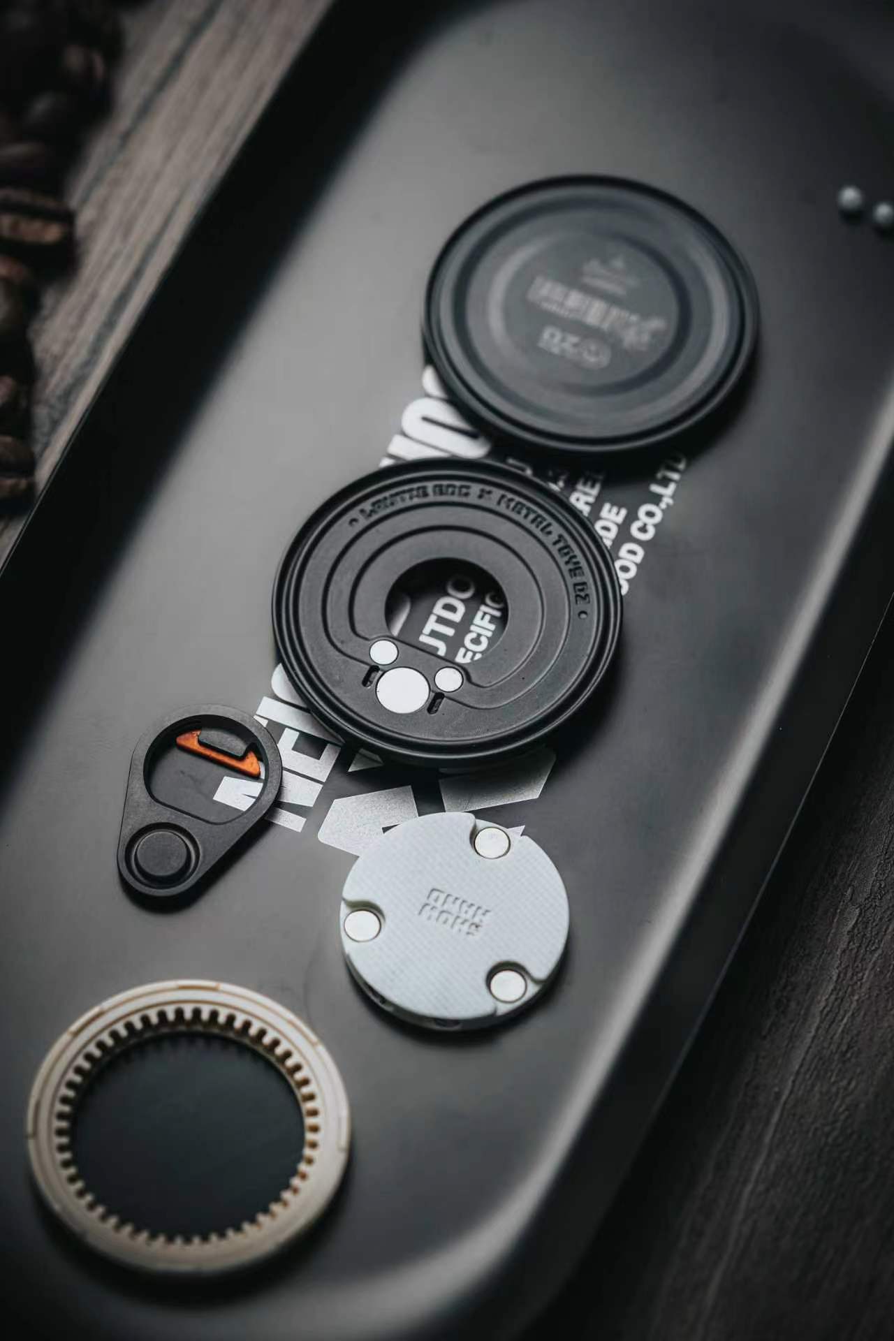 New Lautie x Metal Toys DZ "ShowHand" -Haptic Coin CAN SS Zirconium Mechanical Coin Shape Hand Slider for Collection & Gift