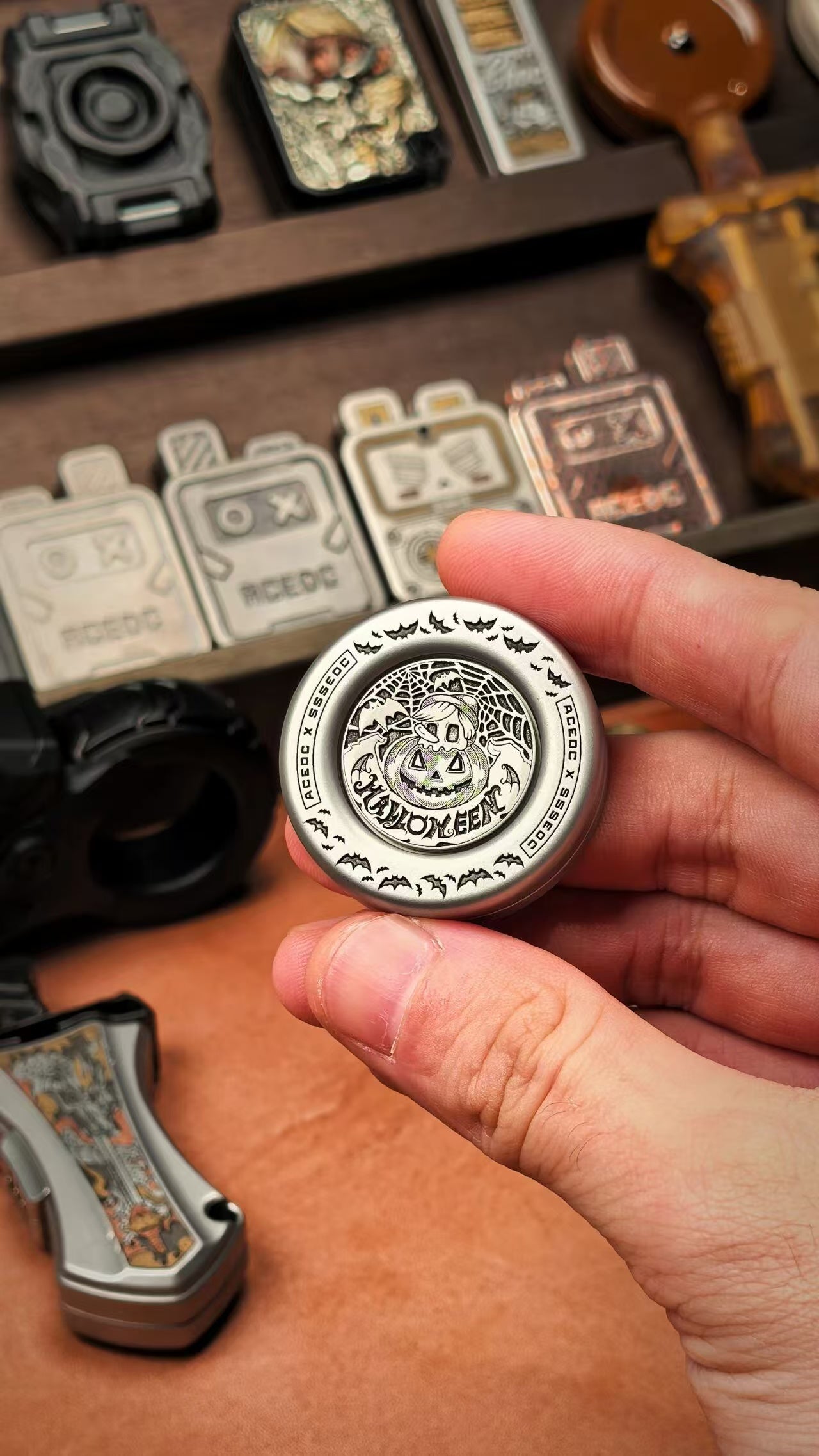 ACEdc x SSSedc Halloween Limited Edition Mechanical Coin Shape Hand Slider for Gift & Collection