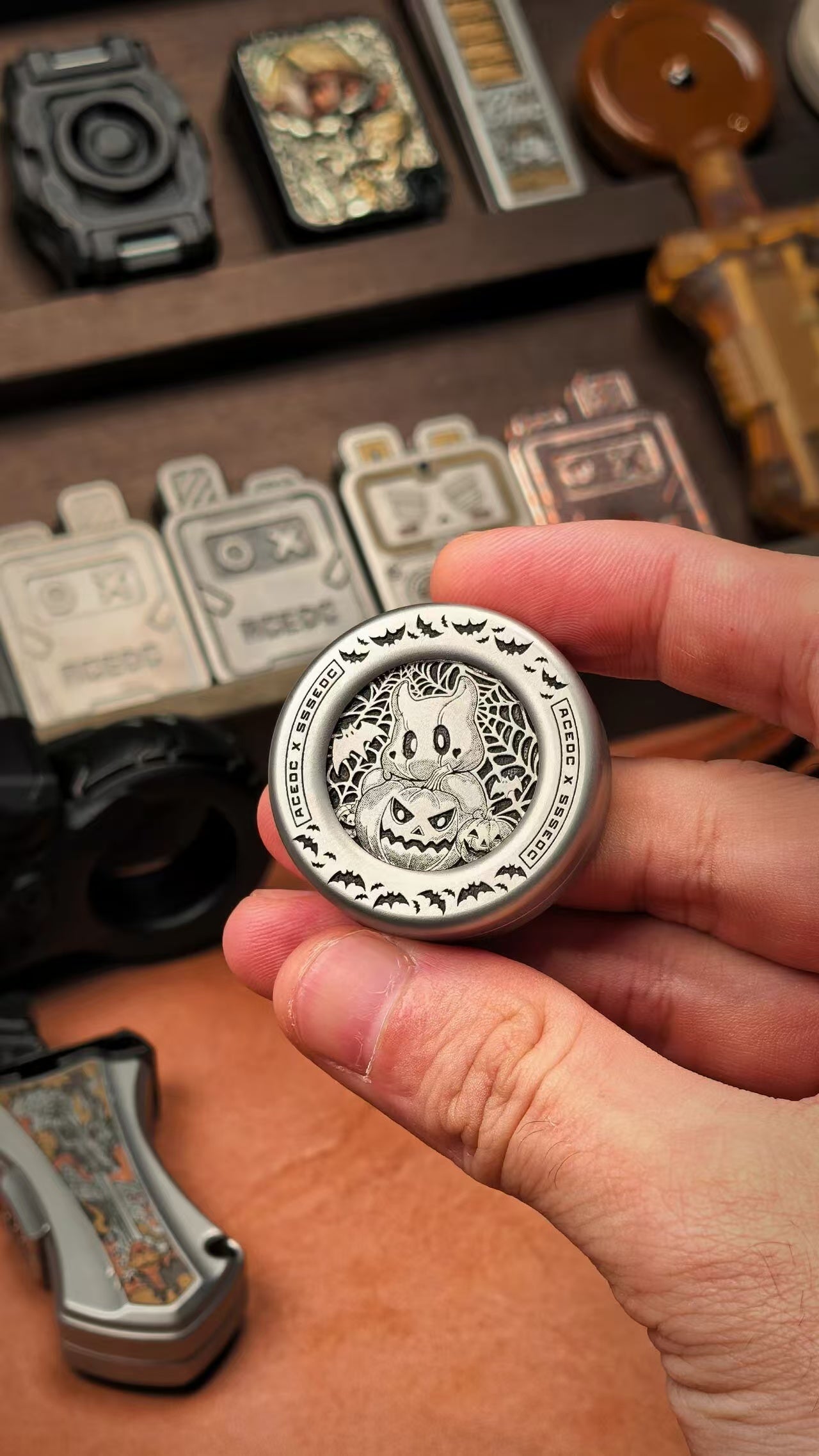 ACEdc x SSSedc Halloween Limited Edition Mechanical Coin Shape Hand Slider for Gift & Collection
