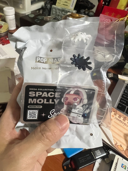 POP MART - MEGA SAPCE MOLLY 100% INSTINCTOY - Limited Edition - 100% Authentic from POP MART