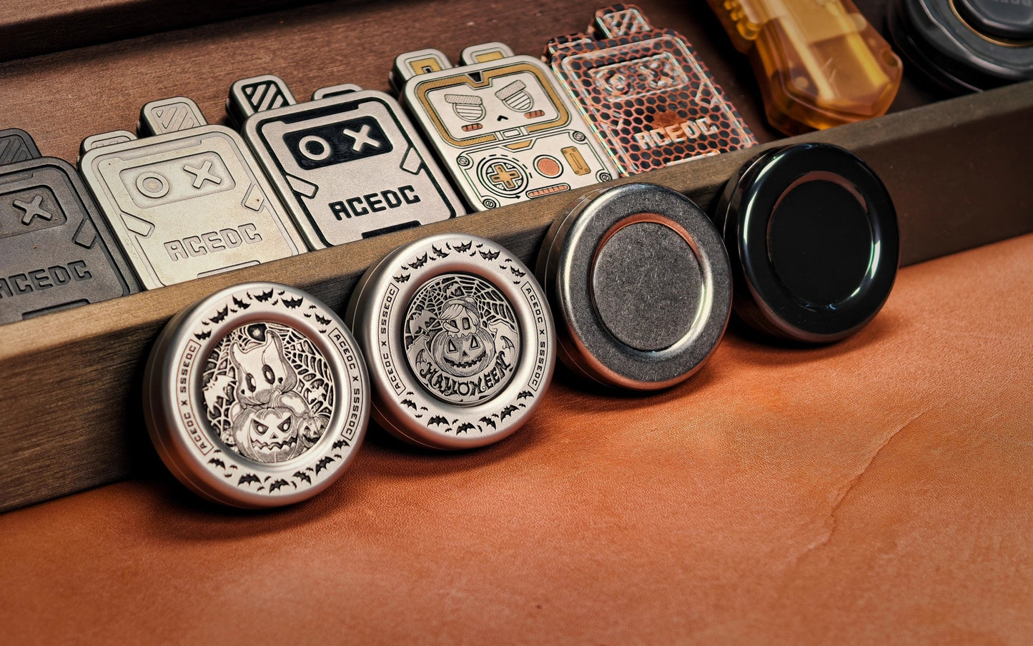 ACEdc x SSSedc Halloween Limited Edition Mechanical Coin Shape Hand Slider for Gift & Collection