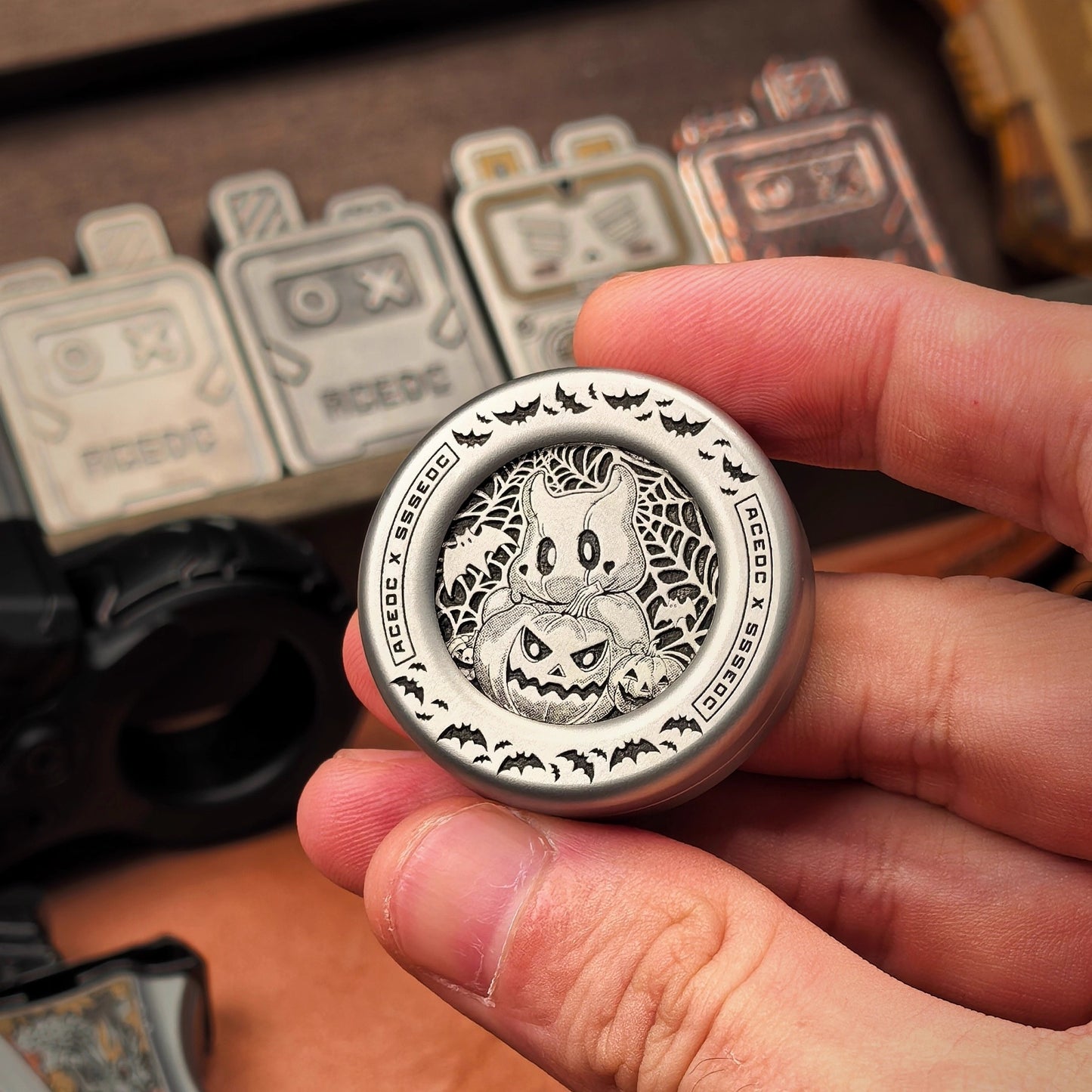 ACEdc x SSSedc Halloween Limited Edition Mechanical Coin Shape Hand Slider for Gift & Collection